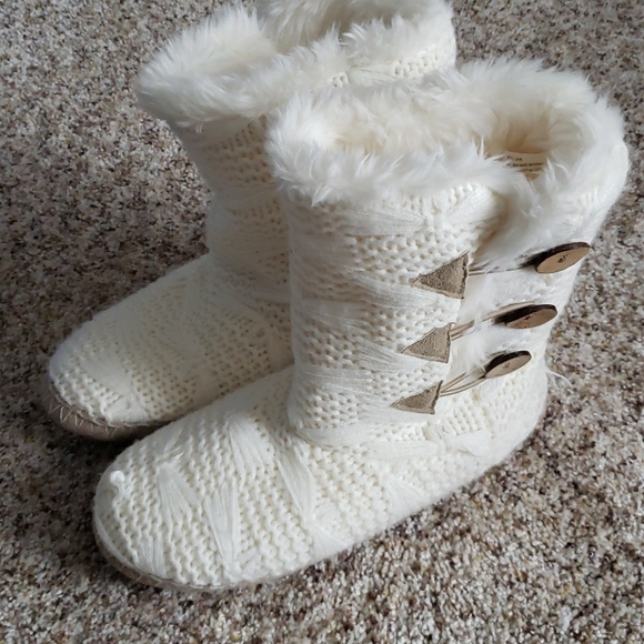 aerosoles boot slippers